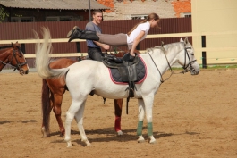 Un grup de profesioniști și sportivi ai Școlii Republicane de Hipism au vizitat obiectivele ecvestre de la Moscova