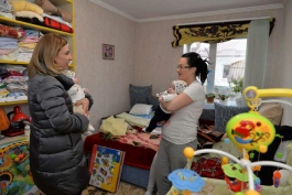 Astăzi, în ajun de 8 martie, Prima Doamnă Galina Dodon a vizitat o familie din mun. Chișinău care crește tripleți.