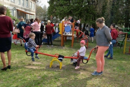 Первая леди Галина Додон посетила три детских сада в районе Бричень, которым Благотворительный фонд ”Din Suflet” оказал помощь в рамках общереспубликанской программы поддержки дошкольных учреждений страны 