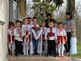 Первая леди Галина Додон посетила три детских сада в районе Бричень, которым Благотворительный фонд ”Din Suflet” оказал помощь в рамках общереспубликанской программы поддержки дошкольных учреждений страны 