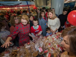 Prima Doamnă a Republicii Moldova, Galina Dodon, a participat la Tîrgul Caritabil de Iarnă