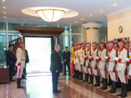 Moldovan president hands distinctions to group of citizens