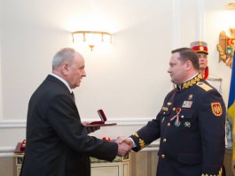 Moldovan president hands distinctions to group of citizens