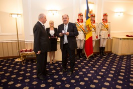 Președintele Nicolae Timofti a înmânat distincții de stat unui grup de cetățeni