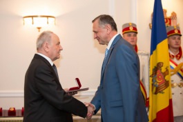 Președintele Timofti a înmânat distincții de stat, în cadrul unei ceremonii