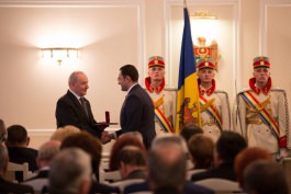 Președintele Timofti a înmânat distincții de stat, în cadrul unei ceremonii