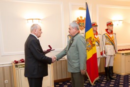 Президент Республики Молдова вручил награды группе граждан