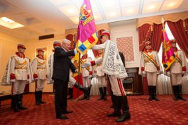 Президент Николае Тимофти вручил копию Штандарта Президента Республики Молдова