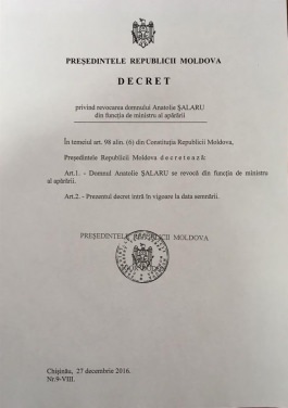 Igor Dodon, președintele Republicii Moldova a semnat un decret de demisie din funcție a ministrului apărării Anatolie Șalaru.