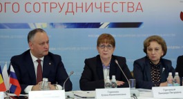 Moldovan president attends business forum in Moscow