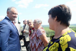 Președintele țării a depus flori la Complexul Memorial “Eternitate” și Complexul Memorial „Capul de Pod Şerpeni”