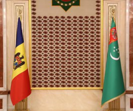 Președintele Moldovei, Igor Dodon, a avut o întrevedere cu preşedintele Turkmenistanului, Gurbangulî Berdîmuhamedov