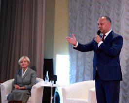 Moldovan president visits State University from Sochi