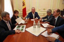 Ședință de lucru cu privire la mersul realizării proiectului național de construcție a 300 de complexuri sportive, prezidată de Igor Dodon