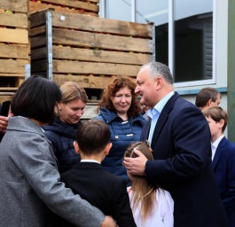 Președintele Igor Dodon a vizitat Compania „Bucuria Saturn” din satul Rudi, raionul Soroca