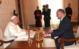 Președintele Republicii Moldova, Igor Dodon a  avut o întrevedere cu Suveranul Pontif, Sanctitatea Sa Papa Francisc