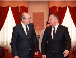 Ambassador of France to Moldova Pascal Vagogne awarded by the Order of Honor