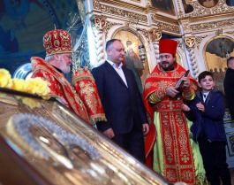 Președintele țării a participat la liturghia oficiată la Biserica Adormirii Maicii Domnului din satul Gaidar