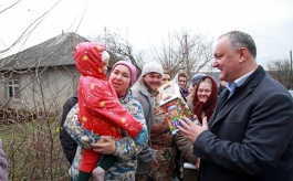 Igor Dodon a vizitat grădinițele de copii din satele Vădeni și Volovița, raionul Soroca