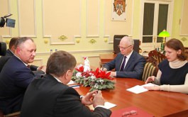 Președintele Republicii Moldova a avut o întrevedere cu Ambasadorul Farit Muhametşin