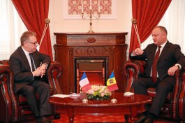 Președintele Igor Dodon a primit scrisorile de acreditare a Ambasadorului agreat al Republicii Franceze în Republica Moldova