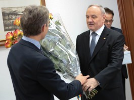Президент Николае Тимофти поздравил с днем рождения премьер-министра Юрие Лянкэ