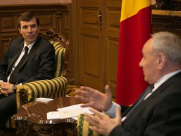 Николае Тимофти провел встречу с президентом Европейского шахматного союза Сильвио Данаиловым