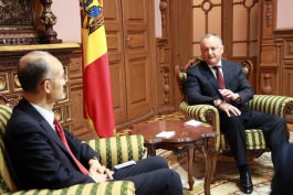 Head of State held a meeting with Chinese Ambassador to Moldova Zhang Inhun