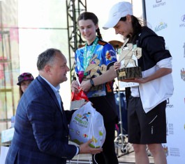 Президент Игорь Додон принял участие в открытии Спортивно-музыкального фестиваля “Hai Haiduci!”
