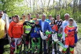 Глава государства принял участие в открытии Чемпионата Центральной Европы по мотокроссу и  Открытого Чемпионата на кубок Юрия Гагарина