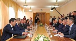 Президент Республики Молдова Игорь Додон провел встречу с лидером Приднестровья Вадимом Красносельским