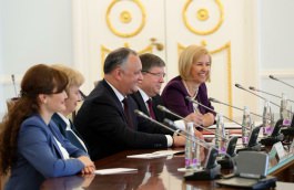 Președintele Republicii Moldova, Igor Dodon, a avut o întrevedere cu Guvernatorul Sankt Petersburgului, Gheorghi Poltavcenko