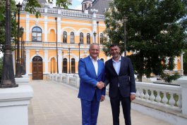 Igor Dodon a vizitat complexul istorico-cultural din Hîncești – Conacul lui Manuc Bey