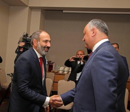 Președintele Republicii Moldova, Igor Dodon, a avut o întrevedere cu prim-ministrul Republicii Armenia, Nikol Pașinyan  