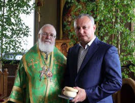  Игорь Додон на острове Валаам помолился за Молдову