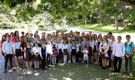 Ученики гимназии из Садова посетили Президентуру и  Резиденцию в Кондрице
