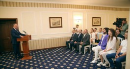 Președintele țării, Igor Dodon a conferit domnului Filip Kirkorov titlul onorific „Artist al Poporului”