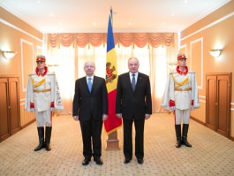 Nicolae Timofti received the accreditation letters of the Greek Ambassador to Moldova Vassilis Papadopoulos