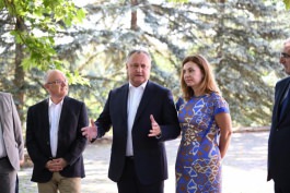 Президент Игорь Додон провел неформальную встречу с несколькими главами дипломатических миссий в Республике Молдова