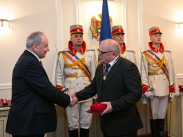 Președintele Nicolae Timofti a acordat distincţii de stat unui grup de cetățeni