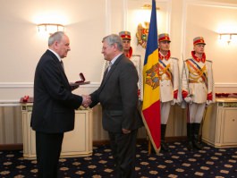 Президент Николае Тимофти удостоил государственных наград группу граждан