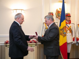 Președintele Nicolae Timofti a acordat distincţii de stat unui grup de cetățeni