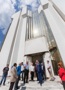 Igor Dodon a efectuat o vizită de documentare la sediul Președinției Republicii Moldova