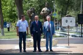Șeful statului a participat la inaugurarea monumentului în cinstea țarului rus Petru I şi domnitorului moldovean Dimitrie Cantemir