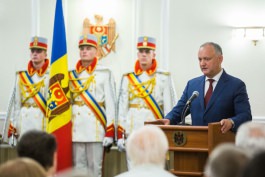 Igor Dodon a înmînat distincții de stat unor cetățeni ai Republicii Moldova