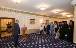 Igor Dodon a înmînat distincții de stat unui grup de cetățeni ai Republicii Moldova