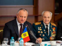 Глава государства принял участие в военно-историческом форуме, организованном по случаю 74-летия со дня Освобождения Молдовы от немецко-фашистских захватчиков