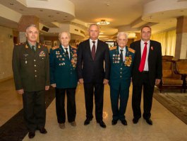 Șeful statului a participat la forumul militar-istoric organizat cu prilejul celei de-a 74-a aniversare de la Eliberarea Moldovei de sub cotropitorii germano-fascişti