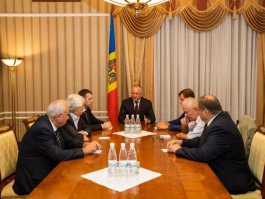 Президент Республики Молдова провел встречу с бывшими председателями Конституционного суда
