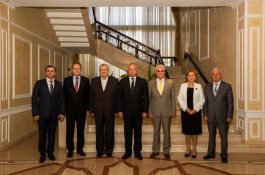 Președintele Republicii Moldova a avut o întrevedere cu foştii preşedinţi, prim-miniştri şi preşedinţi ai Parlamentului